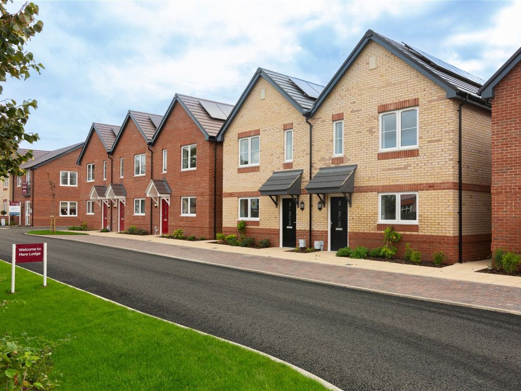 2 bed semidetached house for sale in Park Road, Diss IP22, £350,000