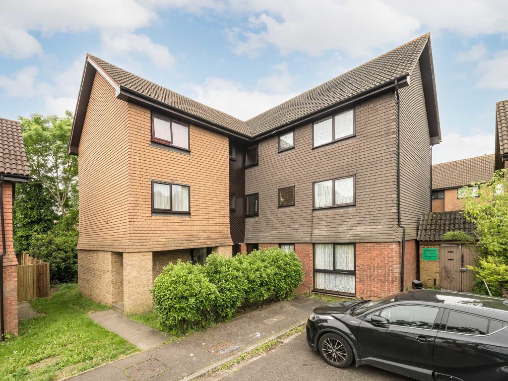 Studio to rent in Ryeland Close, West Drayton UB7, £1,000 pcm Zoopla