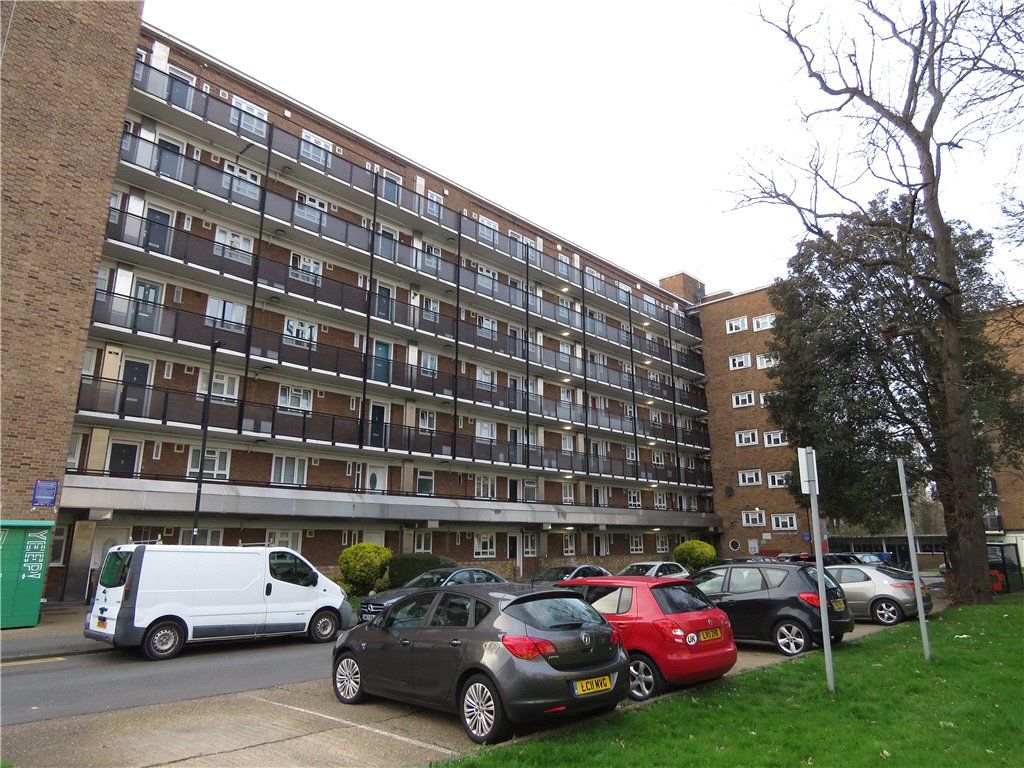 2 bed flat to rent in Redlands Way, London SW2, £1,800 pcm Zoopla