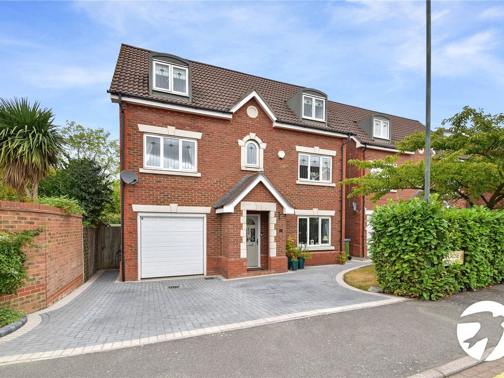 4 bed town house for sale in Melrose Avenue, Braeburn Park, Crayford