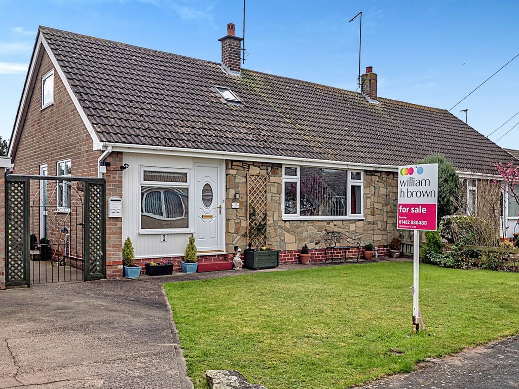 3 bed semidetached bungalow for sale in Bygot Close, Leconfield