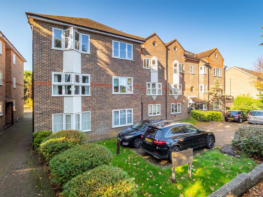 Studio for sale in Washington Court, Overton Road, Sutton SM2 Zoopla
