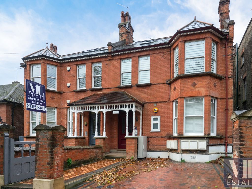 Rosslyn, Hammers Lane, Mill Hill NW7  