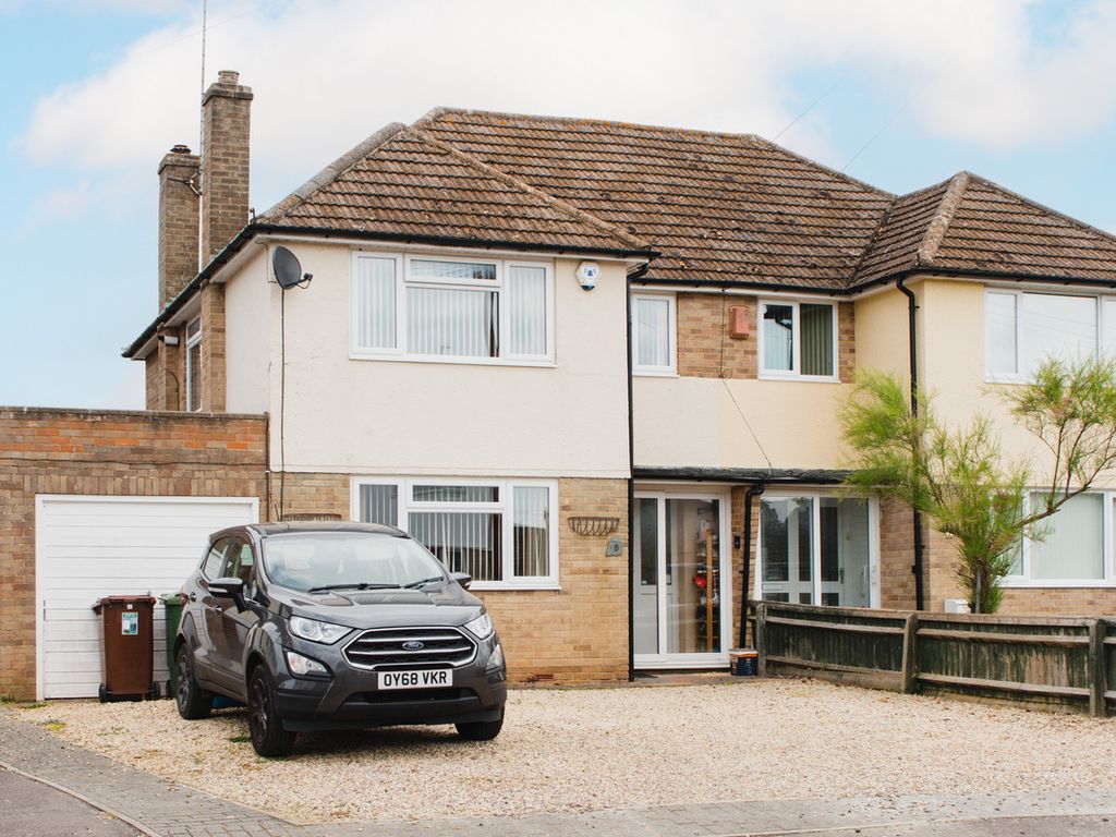 4 bed semidetached house for sale in Malvern Close, Banbury OX16 Zoopla