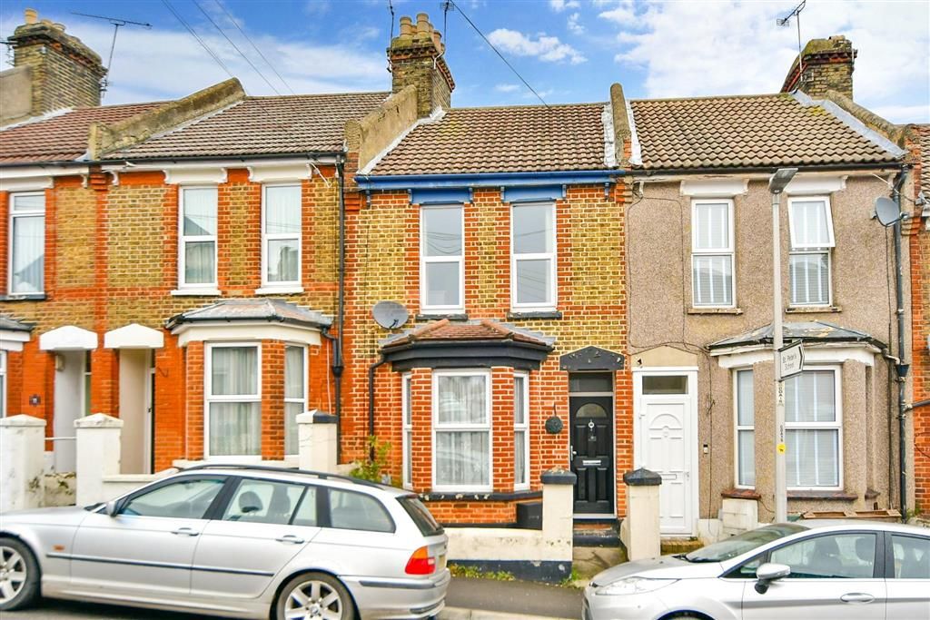3 bed terraced house for sale in Cecil Road, Rochester, Kent ME1 Zoopla