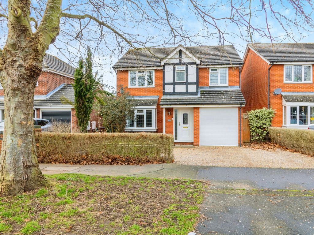 4 bed detached house for sale in Mountbatten Drive, Colchester CO2, £