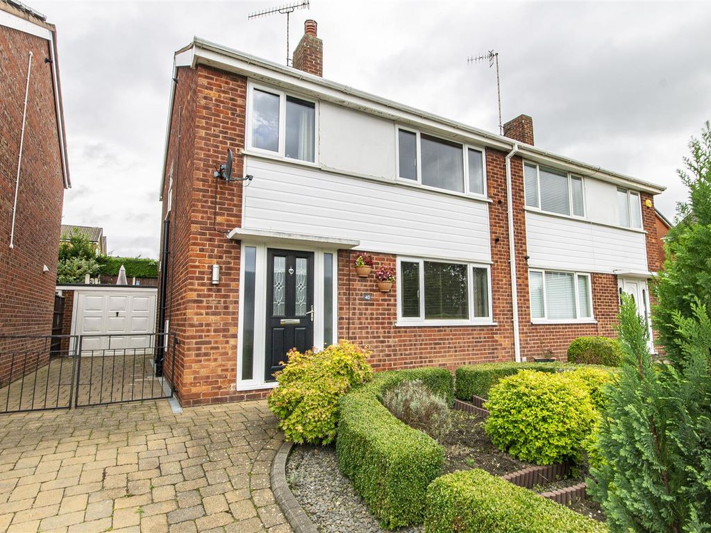 3 bed semidetached house for sale in Langtree Avenue, Old Whittington