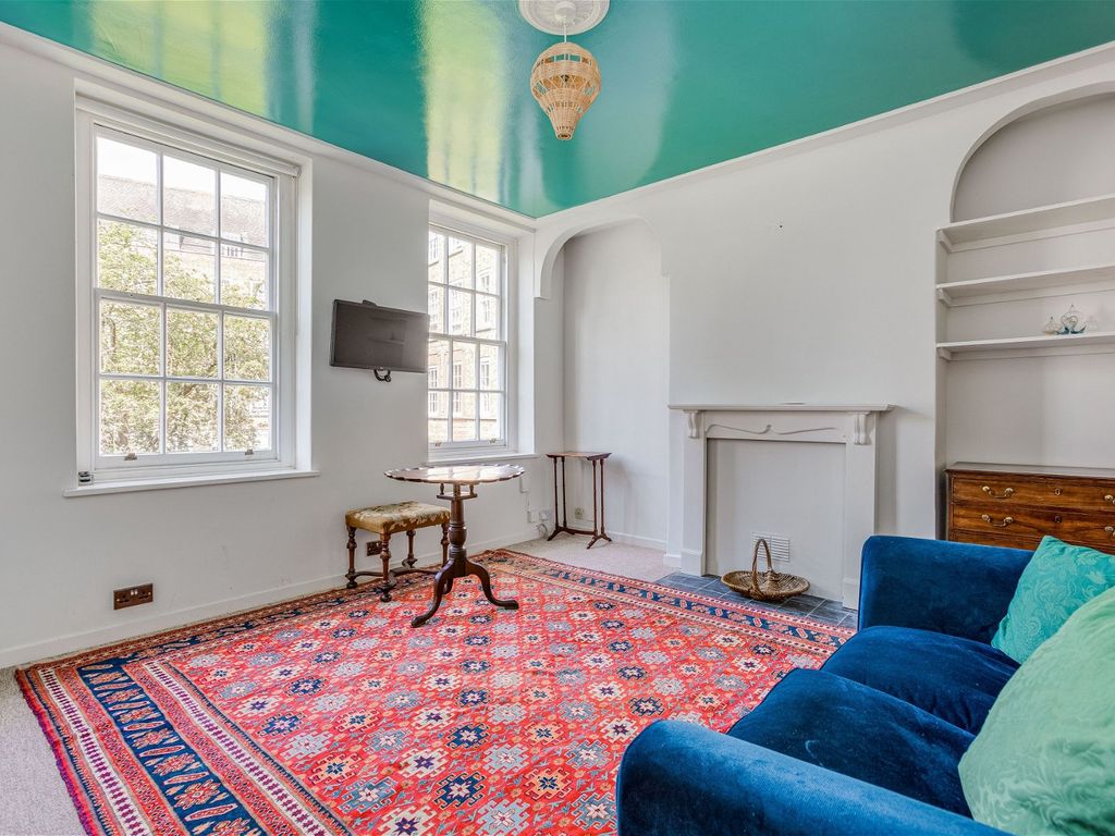 2 bed flat for sale in Vicarage Crescent, London SW11, £490,000 Zoopla