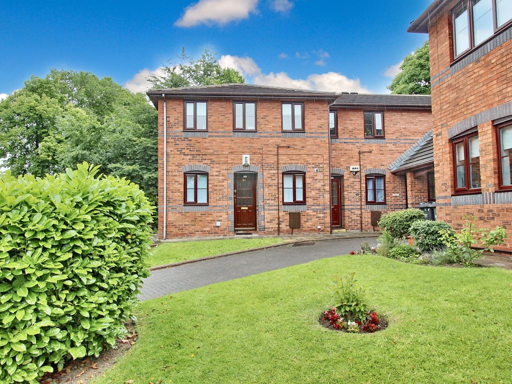 2 bed flat for sale in Charlton Avenue, Prestwich M25, £120,000 Zoopla