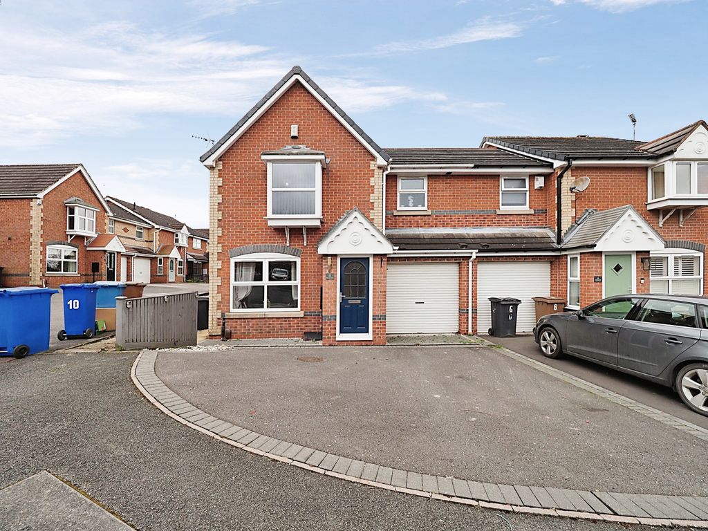 3 bed end terrace house for sale in Holme Close, Ilkeston, Derbyshire