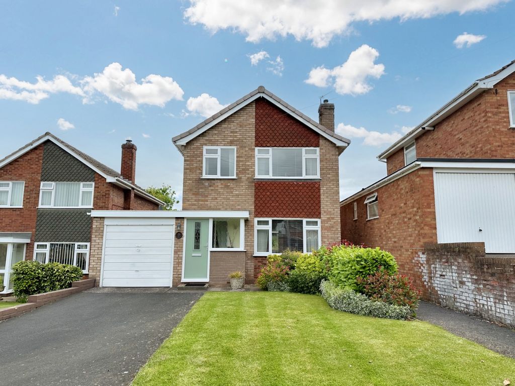 3 bed detached house for sale in Simon Close, Wellington, Telford