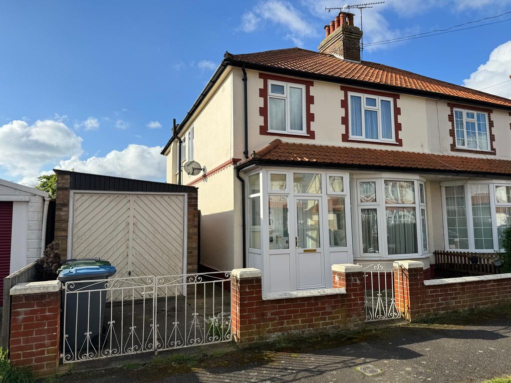 4 bed semidetached house for sale in Looe Road, Old Felixstowe
