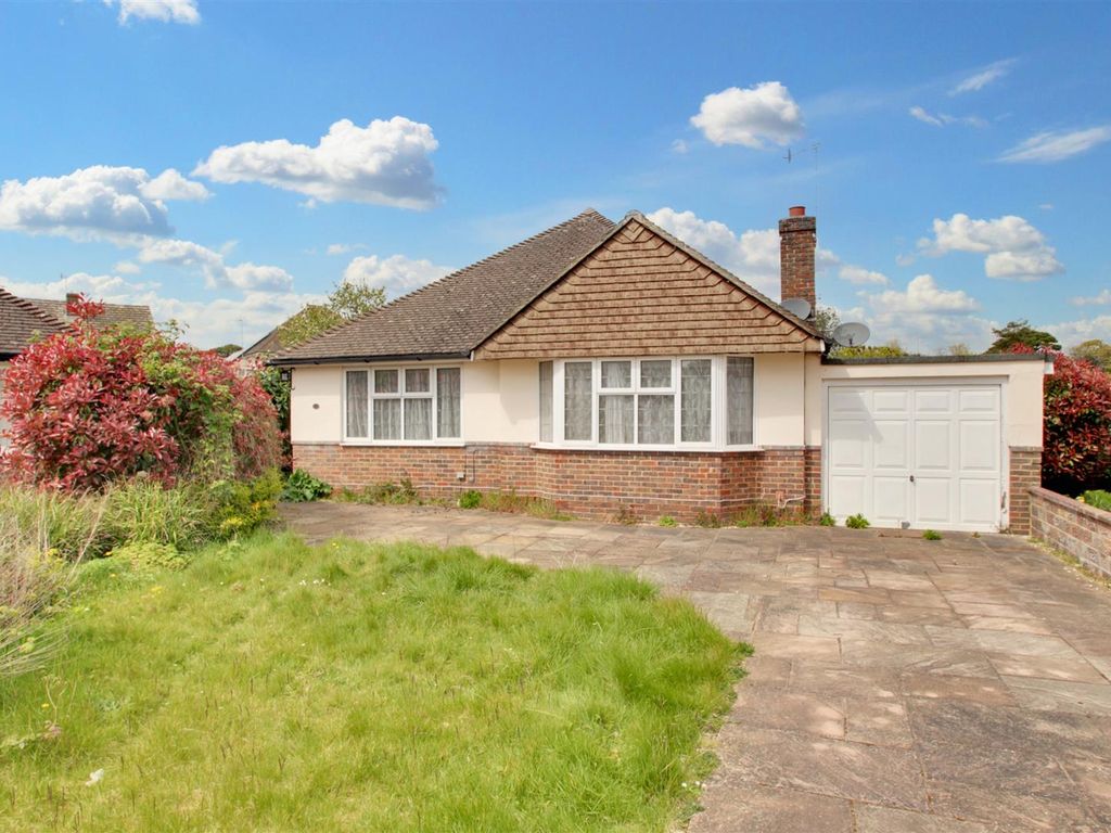 3 bed detached bungalow for sale in Hall Close, Broadwater, Worthing