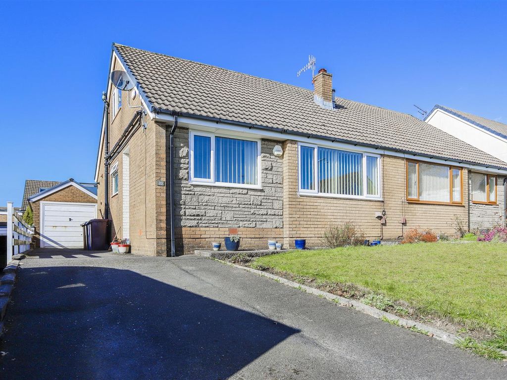 3 bed property for sale in Hollins Avenue, Burnley BB10 Zoopla