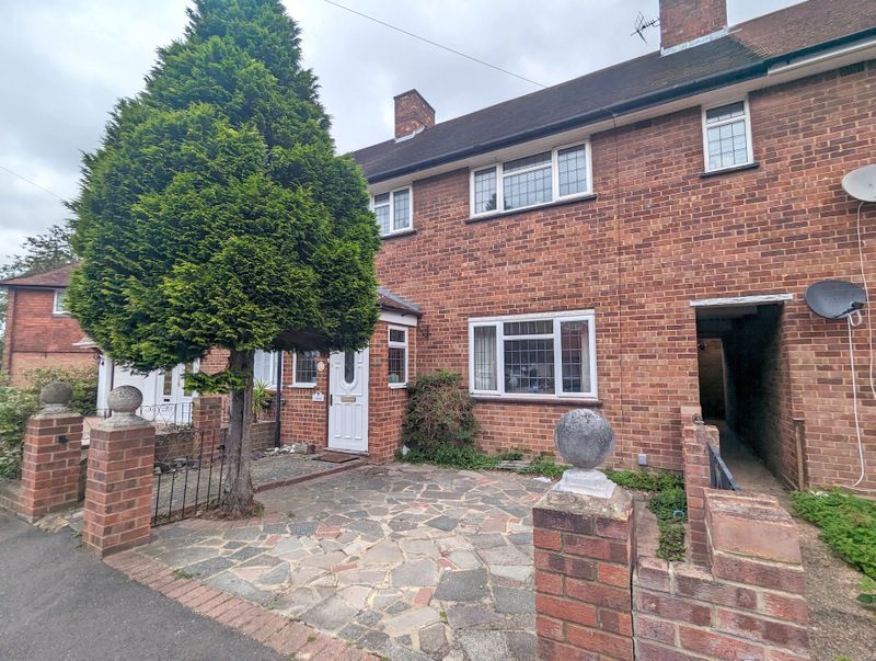 3 bed terraced house for sale in Avenue, Feltham TW14, £425,000