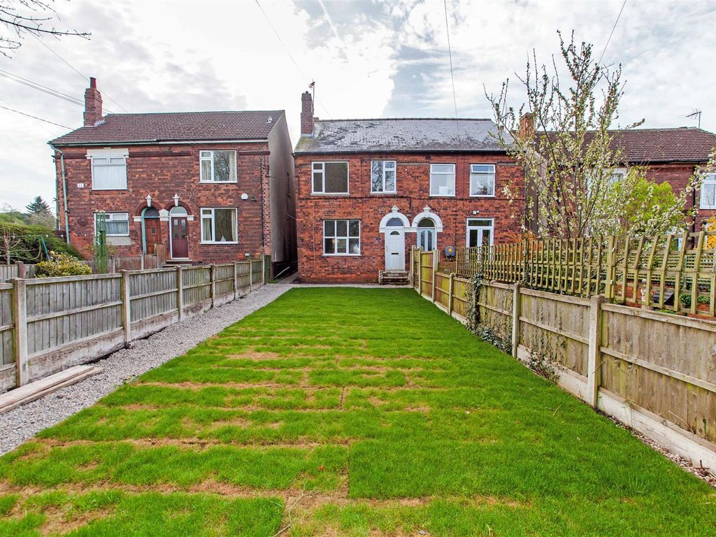 3 bed semidetached house for sale in Back Lane, Pilsley, Chesterfield