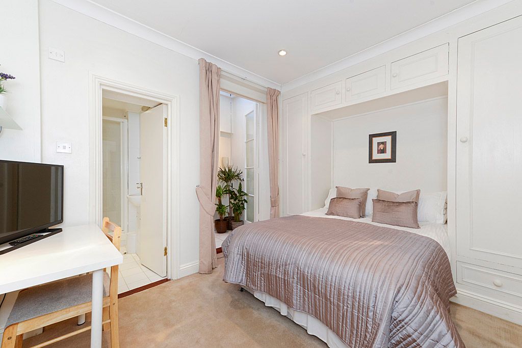 Studio to rent in Queensway, Bayswater W2 Zoopla