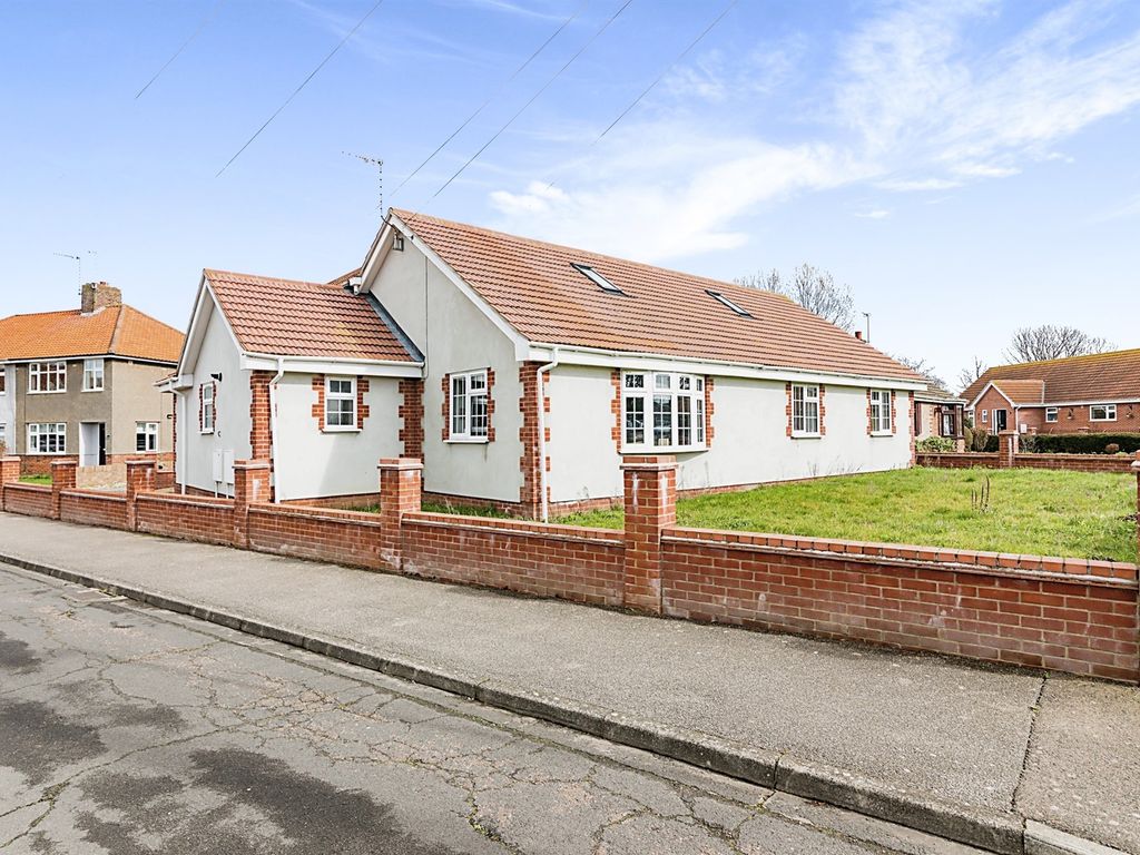4 bed detached bungalow for sale in Witney Green, Lowestoft NR33 Zoopla