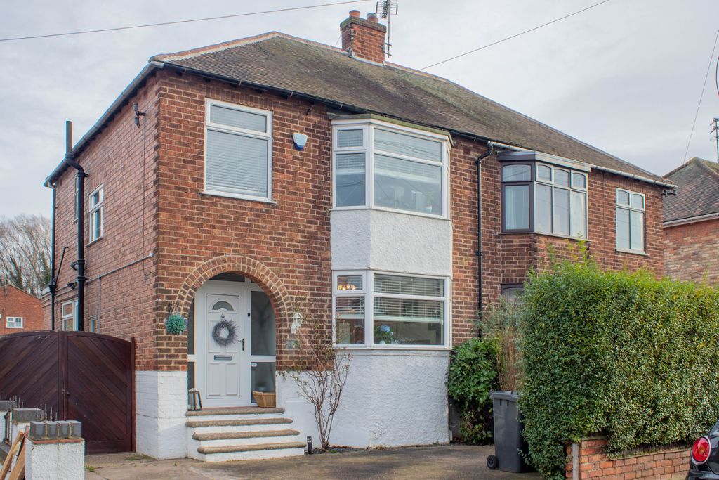 4 bed semidetached house for sale in Netherfield Road, Long Eaton