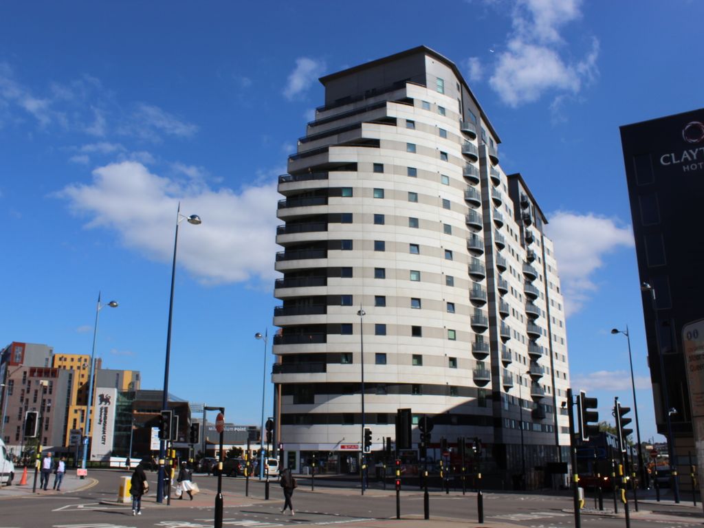 1 bed flat to rent in 2 Masshouse Plaza, Birmingham, West Midlands B5