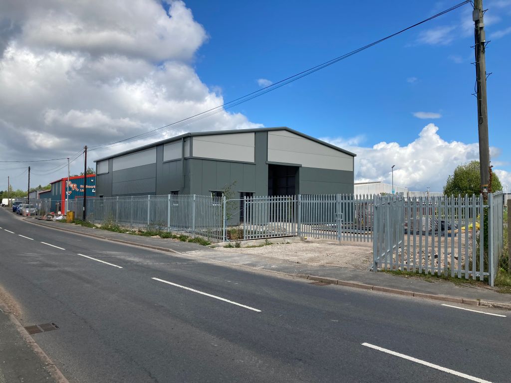 Industrial to let in Oak Road, Wrexham Industrial Estate, Wrexham LL13