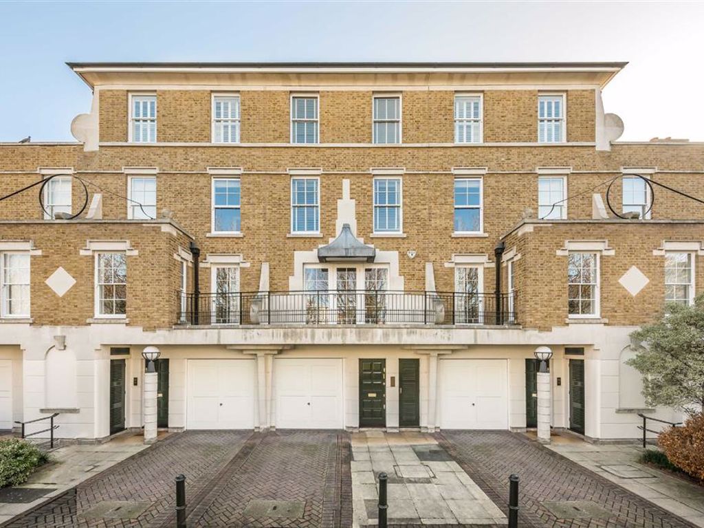 Balniel Gate, London SW1V  