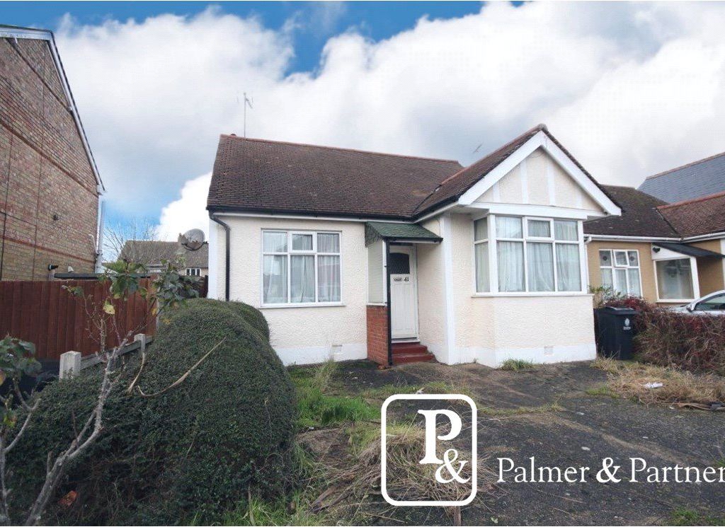 2 bed bungalow for sale in Carrs Road, ClactonOnSea, Essex CO15 Zoopla
