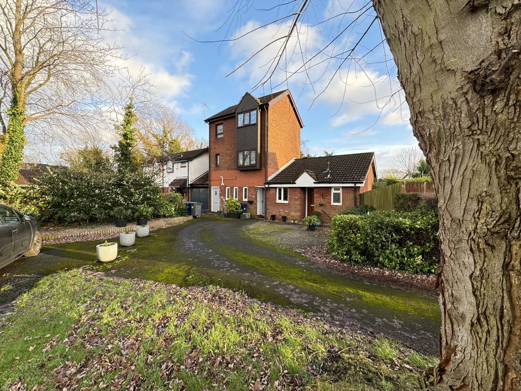 1 bed flat for sale in Bloomfield Grange, Penwortham PR1, £85,000 Zoopla