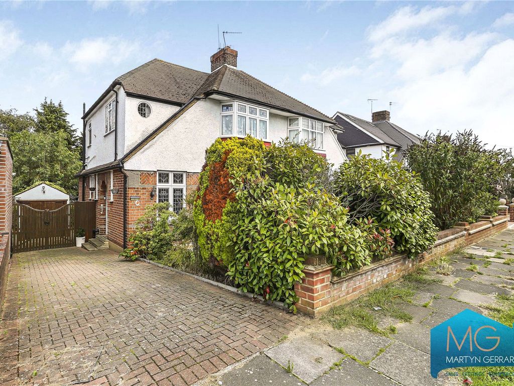 4 bed semidetached house for sale in Onslow Gardens, Winchmore Hill