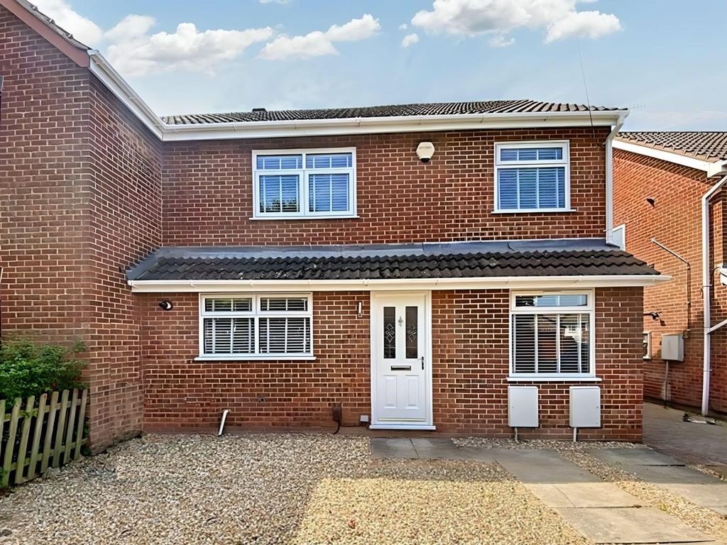 4 bed semidetached house to rent in Doulton Way, Bristol BS14 Zoopla