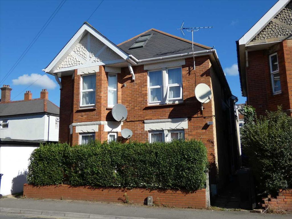 2 bed flat for sale in Alma Road, Winton, Bournemouth BH9 Zoopla