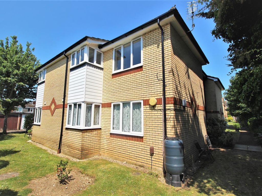 1 bed flat for sale in Orchard Court, Reading RG2 Zoopla