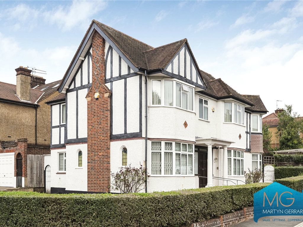 5 bed detached house for sale in Beechwood Avenue, London N3, £