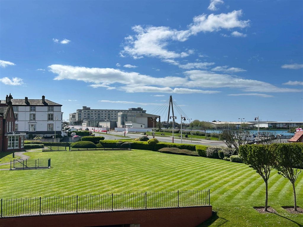 2 bed flat for sale in Marine Gate Mansions, Southport PR9, £325,000