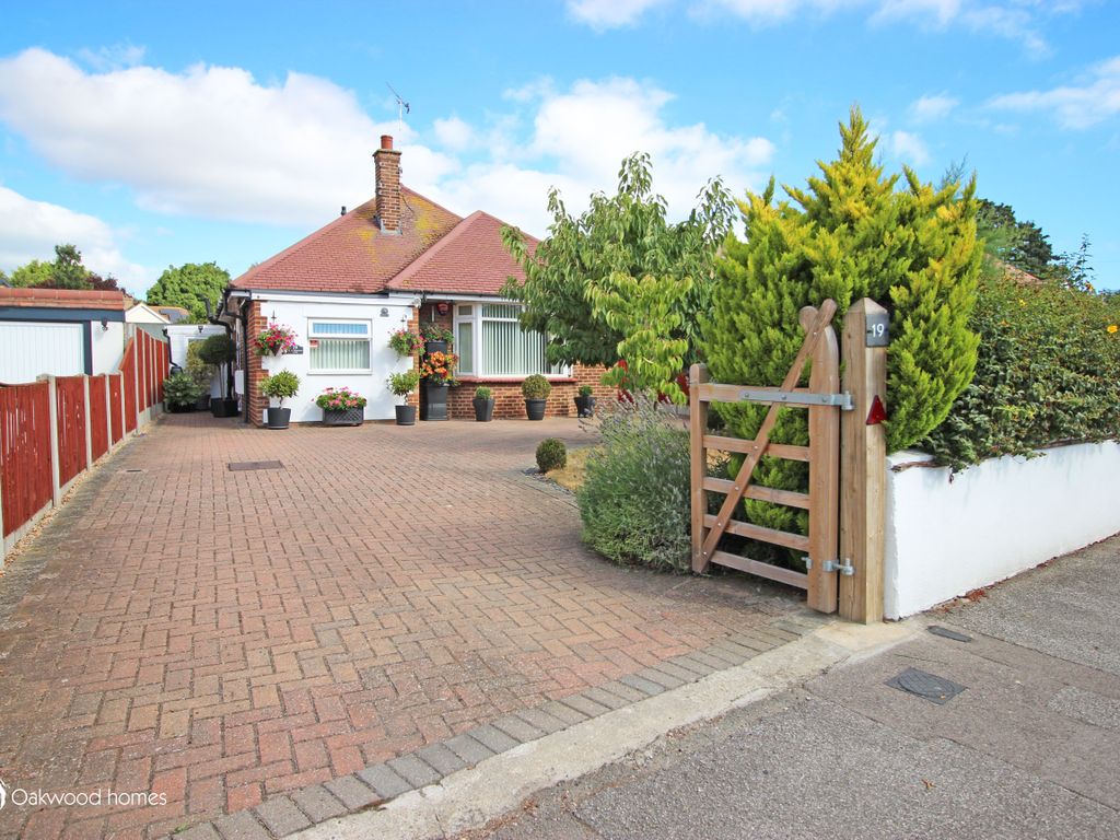 3 bed detached bungalow for sale in West Dumpton Lane, Ramsgate CT11