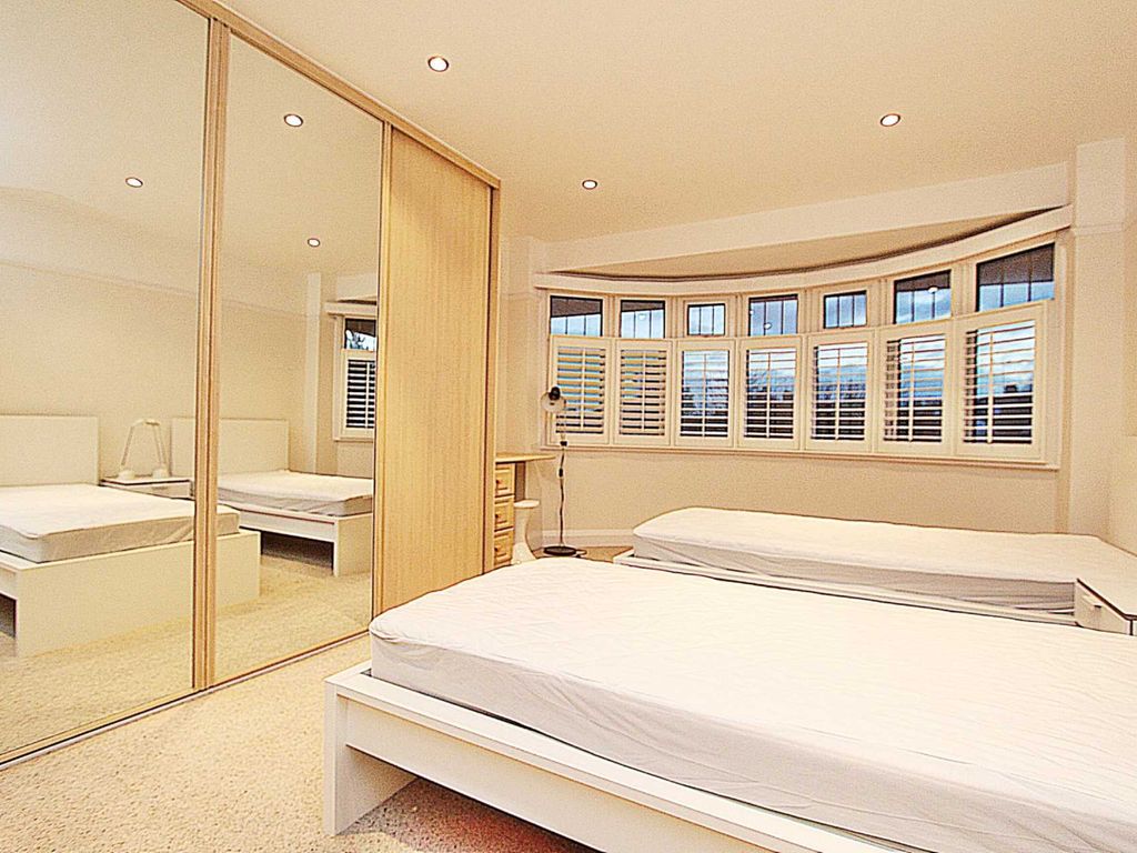 3 bed detached house to rent in Cottenham Park Road, Wimbledon SW20