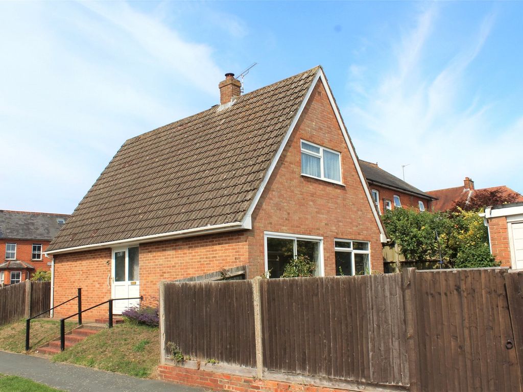 3 bed detached house for sale in Willow Way, Farnham, Surrey GU9 Zoopla