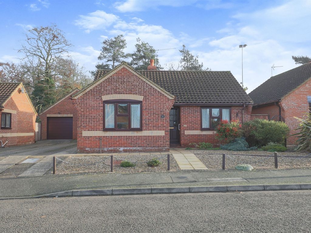 2 bed detached bungalow for sale in Blackthorn Avenue, Holt NR25 Zoopla
