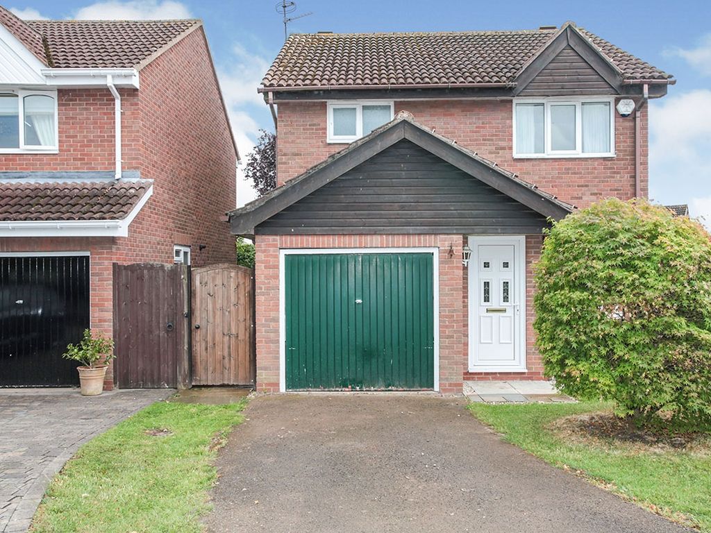 3 bed detached house to rent in Gloucester Close, St Nicolas Park