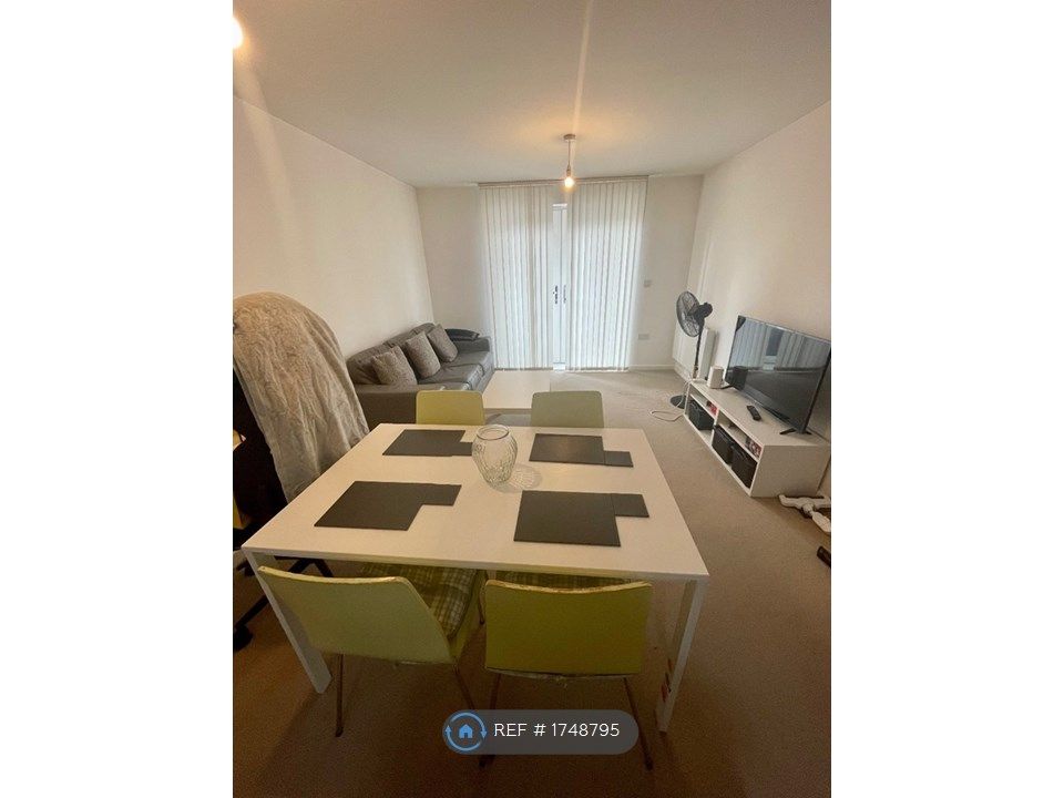 2 bed flat to rent in Elmira Way, Manchester M5 Zoopla