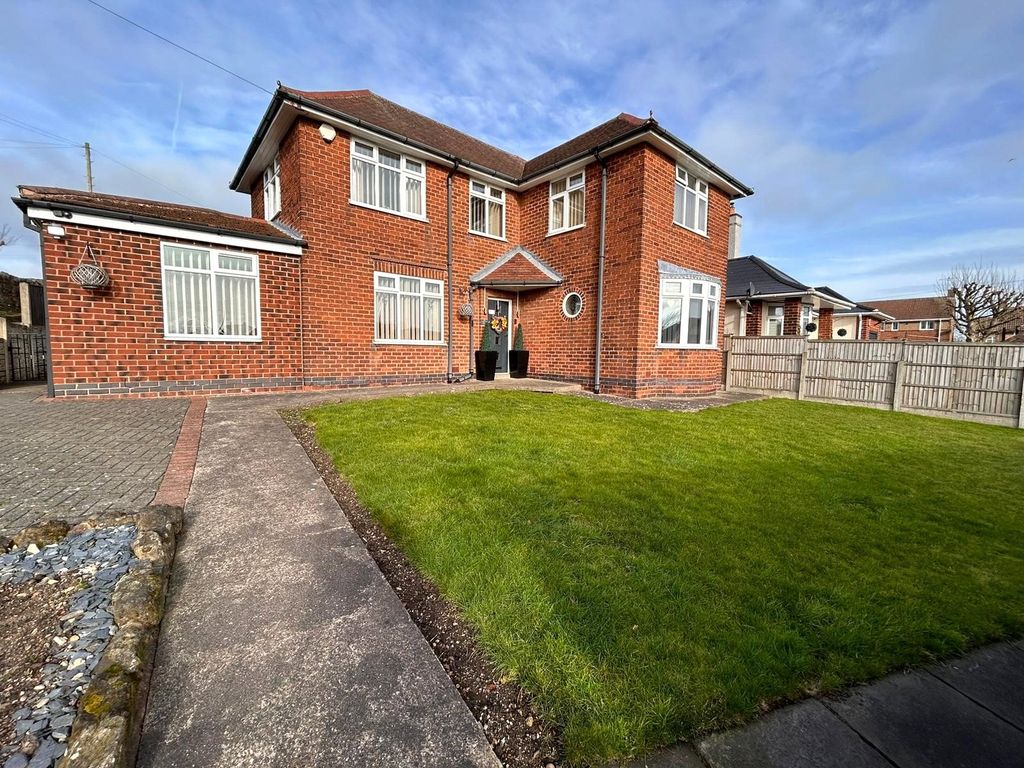 3 bed detached house for sale in Ladybrook Lane, Mansfield