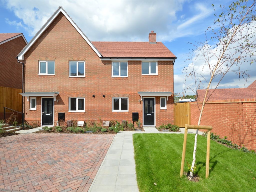 3 bed semidetached house to rent in Schirmer Road, West Broyle