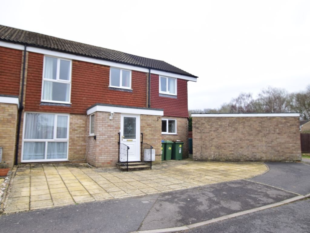 4 bed end terrace house to rent in Anvil Close, Southwater, Horsham