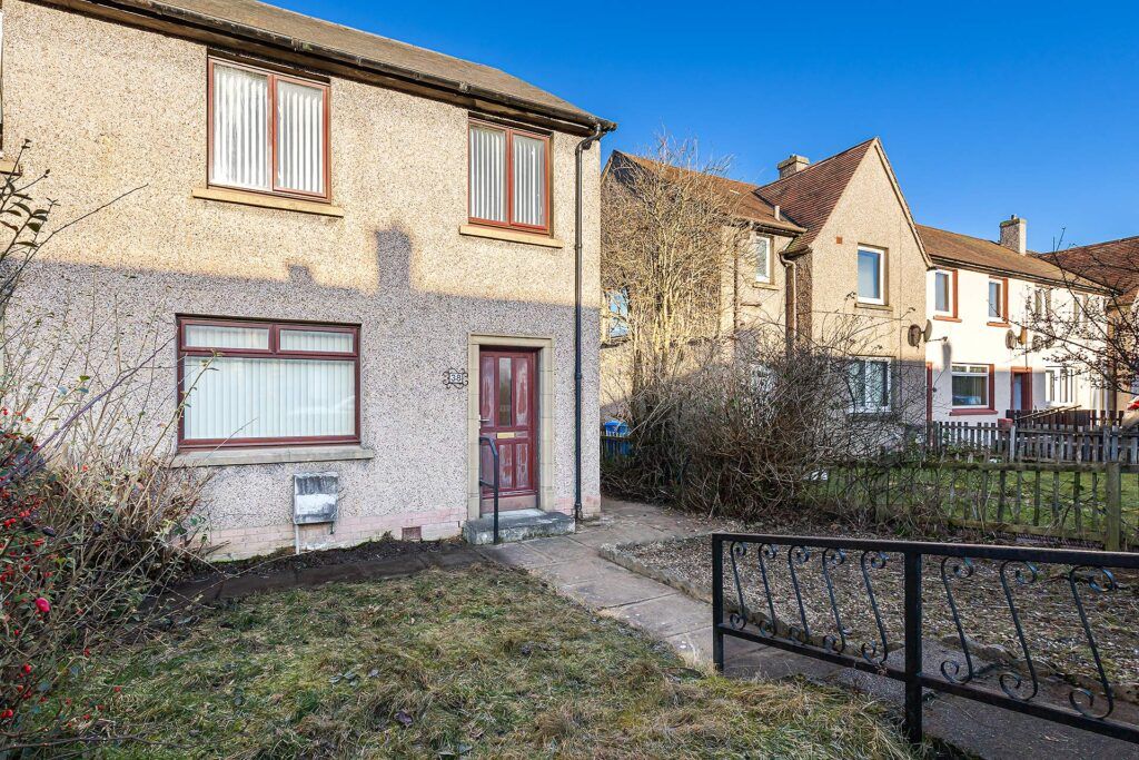 2 bed end terrace house for sale in King Street, Armadale, Bathgate