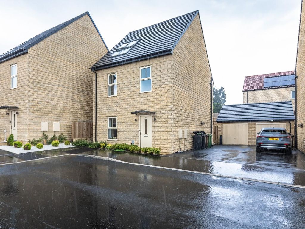 4 bed detached house for sale in Alness Avenue, Micklefield, Leeds LS25