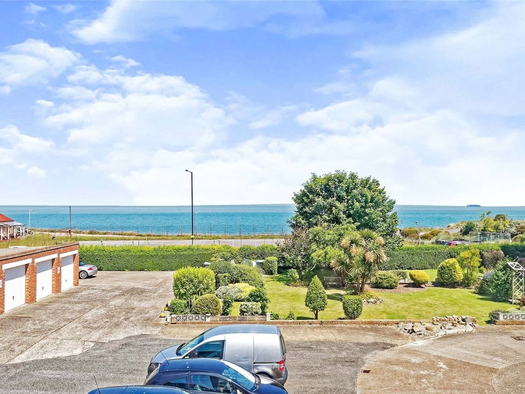 2 bed flat for sale in Northumberland Court, Northumberland Avenue