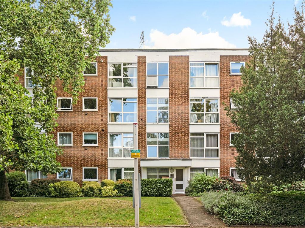 3 bed flat for sale in Claremont Road, Surbiton KT6, £399,950 Zoopla