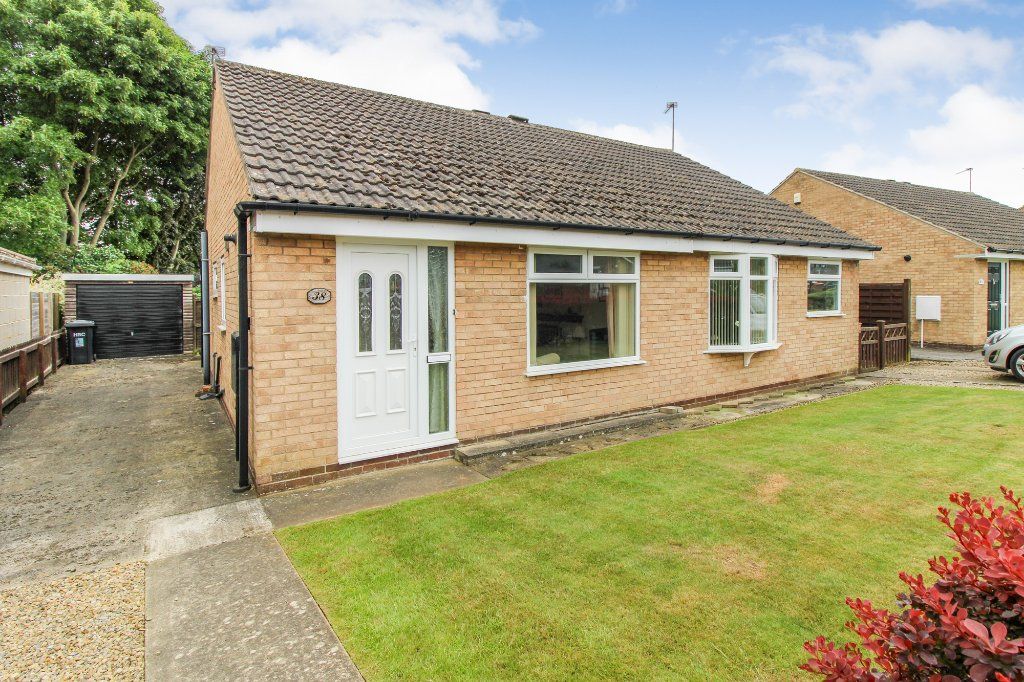 2 bed bungalow for sale in Littondale Avenue, Knaresborough, North