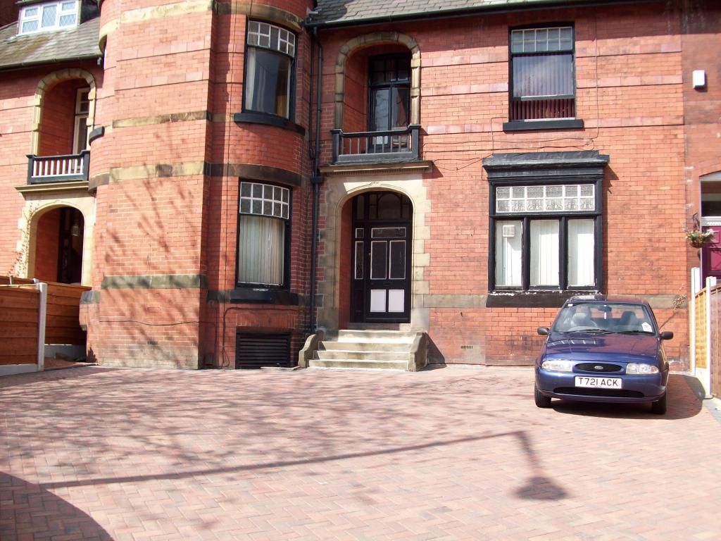 Room to rent in Chorley New Road, Bolton BL1, £450 pcm Zoopla