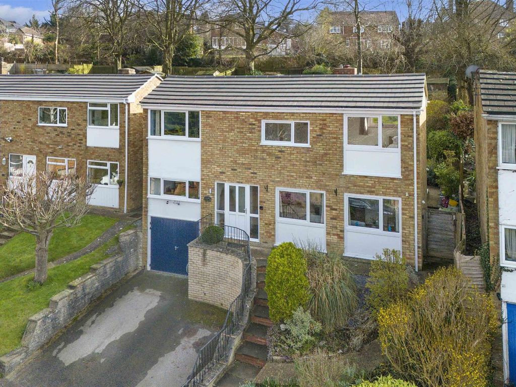 4 bed detached house for sale in Green Hill, High HP13, £